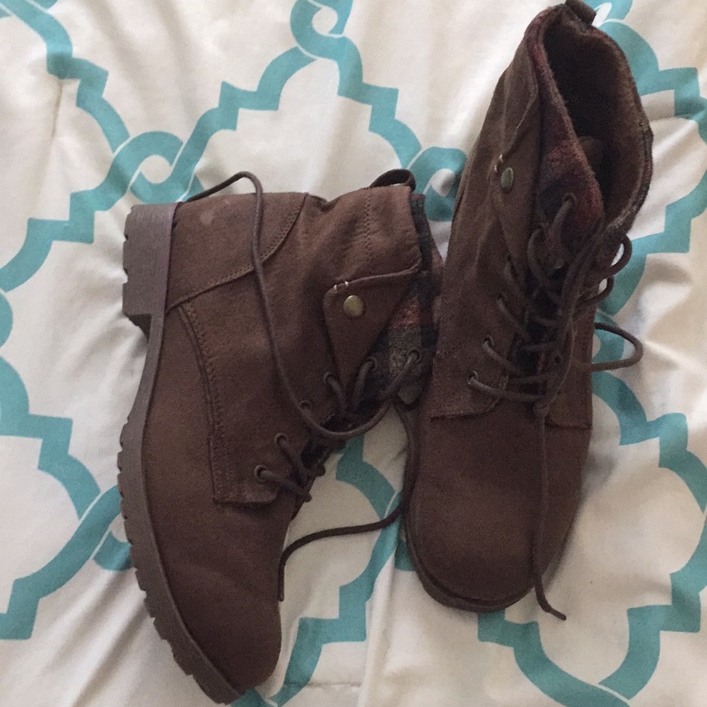 Women’s size 8.5 brown Rock & Candy  boots,